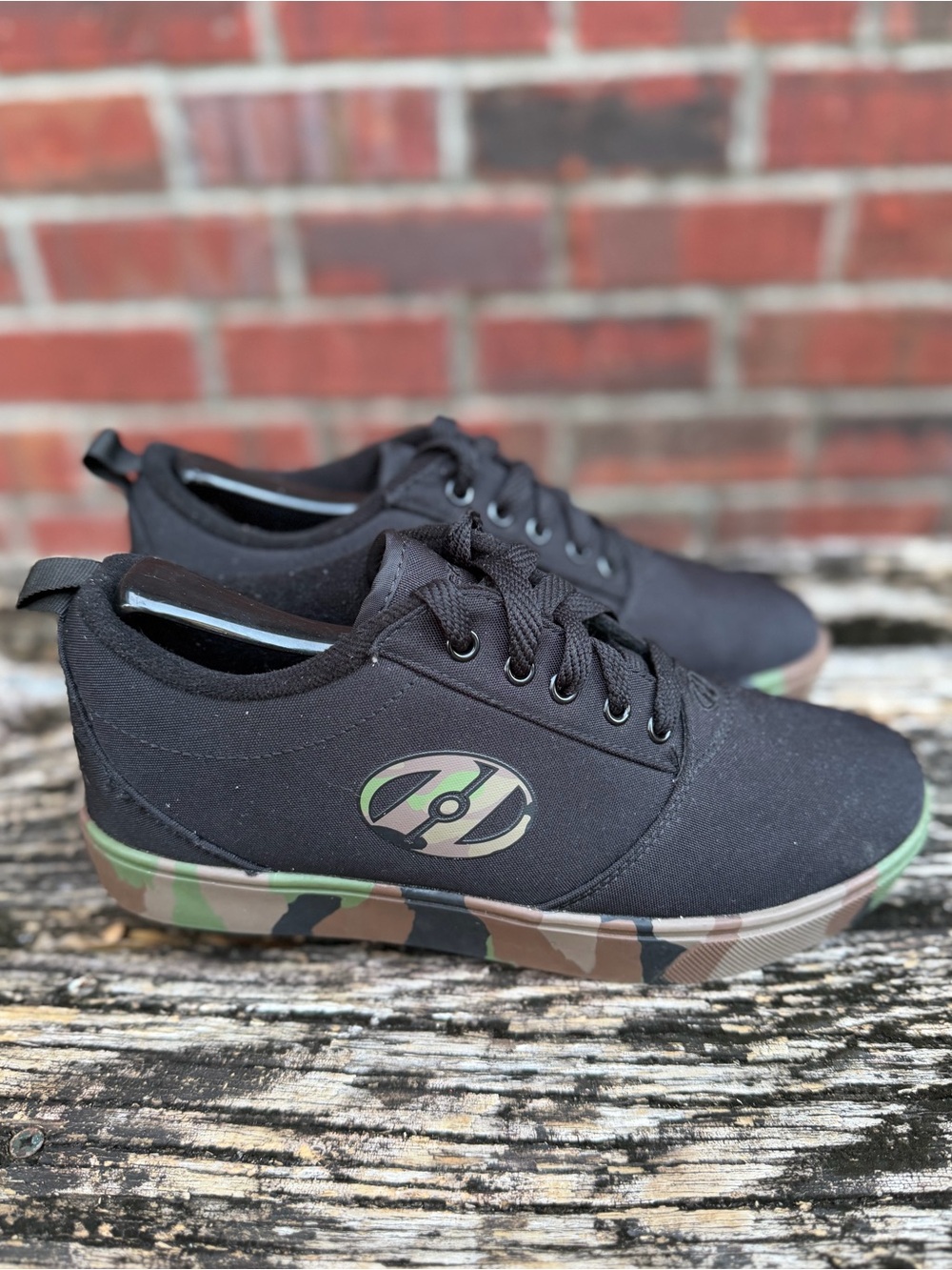 Heelys Men’s Pro 20 Lifestyle Black Canvas w/ Camo Soles Sz 7 Skate Shoes X2 - Picture 13 of 15